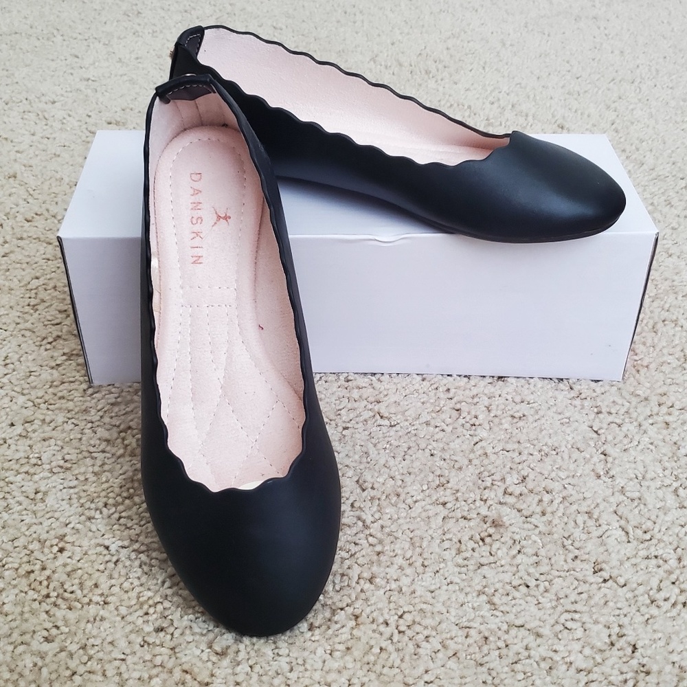 Black Danskin Flats 5.5